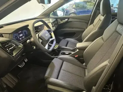 Photo 11 Audi Q4  e-tron 45 285 ch 82 kWh