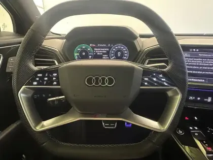 Photo 10 Audi Q4  e-tron 45 285 ch 82 kWh