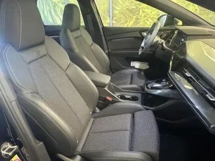 Photo 14 Audi Q4  e-tron 45 285 ch 82 kWh