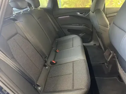 Photo 15 Audi Q4  e-tron 45 285 ch 82 kWh