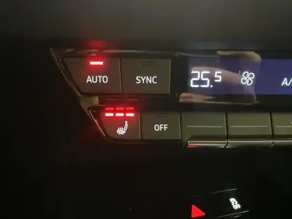 Photo 6 Audi Q4  e-tron 45 285 ch 82 kWh