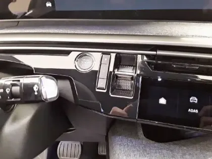 Photo 44 Peugeot 3008  Hybrid 136 e-DCS6