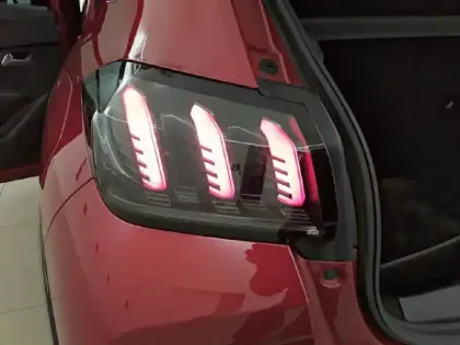 Photo 7 Peugeot 208  PureTech 100 S&S BVM6