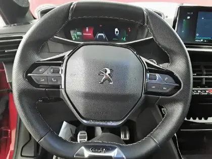 Photo 24 Peugeot 208  PureTech 100 S&S BVM6