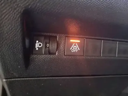 Photo 28 Peugeot 2008  PureTech 100 S&S BVM6