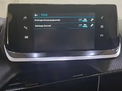 Photo 22 Peugeot 2008  PureTech 100 S&S BVM6