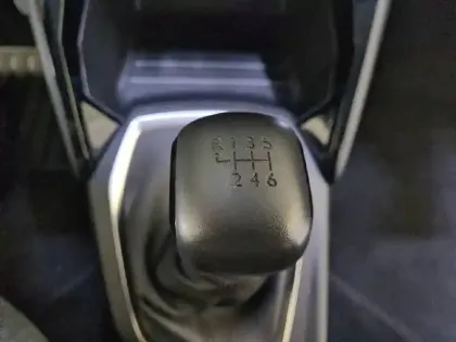 Photo 13 Peugeot 2008  PureTech 100 S&S BVM6