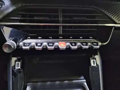 Photo 25 Peugeot 208  PureTech 100 S&S BVM6