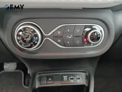 Photo 13 Renault Twingo  III E-Tech