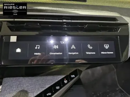 Photo 51 Peugeot 3008  Electrique 210 ch 73 kWh