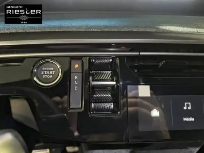 Photo 67 Peugeot 3008  Electrique 210 ch 73 kWh