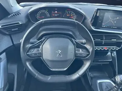 Photo 44 Peugeot 2008  PureTech 130 S&S BVM6