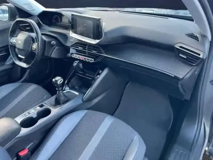 Photo 46 Peugeot 2008  PureTech 130 S&S BVM6