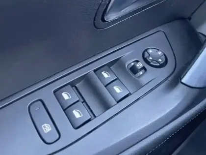 Photo 56 Peugeot 2008  PureTech 130 S&S BVM6