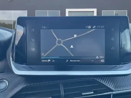 Photo 23 Peugeot 2008  PureTech 130 S&S BVM6