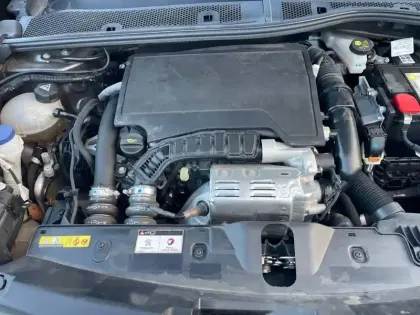 Photo 9 Peugeot 2008  PureTech 130 S&S BVM6