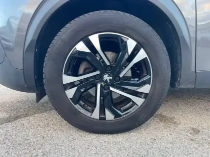 Photo 37 Peugeot 2008  PureTech 130 S&S BVM6