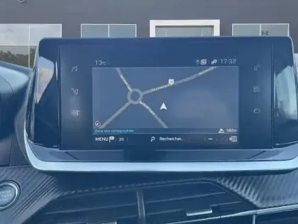 Photo 52 Peugeot 2008  PureTech 130 S&S BVM6