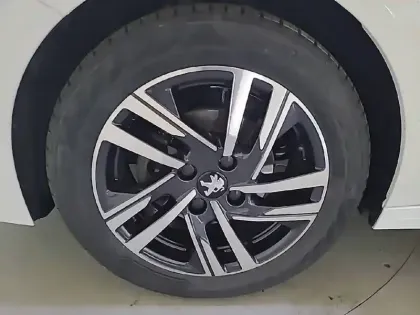 Photo 43 Peugeot 208  PureTech 75 S&S BVM5