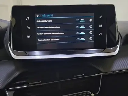 Photo 52 Peugeot 208  PureTech 75 S&S BVM5