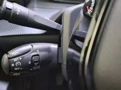 Photo 56 Peugeot 208  PureTech 75 S&S BVM5