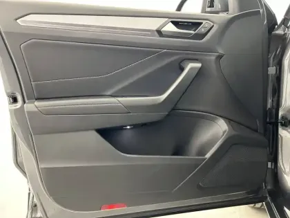 Photo 19 Volkswagen T-roc  1.5 TSI EVO 150 Start/Stop DSG7