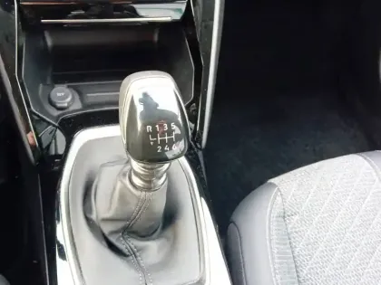 Photo 12 Peugeot 208  PureTech 100 S&S BVM6