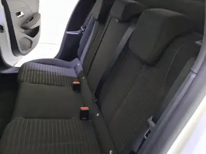 Photo 41 Peugeot 208  PureTech 75 S&S BVM5