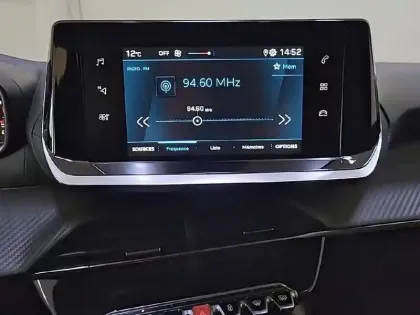 Photo 48 Peugeot 208  PureTech 75 S&S BVM5