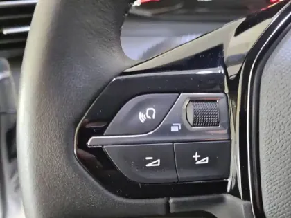 Photo 25 Peugeot 208  PureTech 75 S&S BVM5