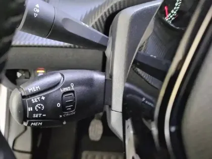 Photo 54 Peugeot 208  PureTech 75 S&S BVM5