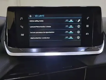 Photo 51 Peugeot 208  PureTech 75 S&S BVM5