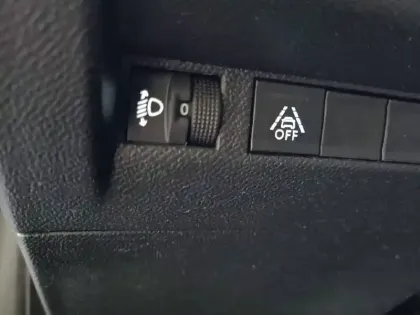 Photo 24 Peugeot 208  PureTech 75 S&S BVM5