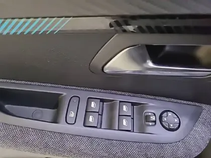 Photo 25 Peugeot 208  PureTech 75 S&S BVM5