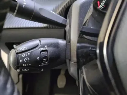 Photo 48 Peugeot 208  PureTech 75 S&S BVM5