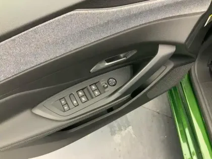 Photo 19 Peugeot 308  PureTech 130ch S&S EAT8 Allure Pack