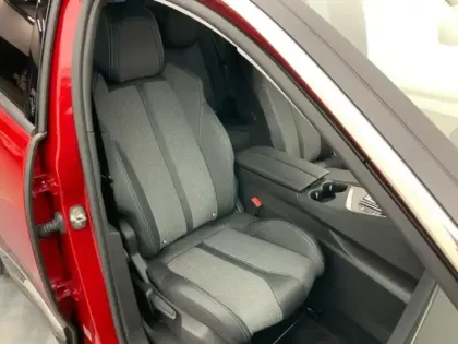 Photo 8 Peugeot 3008  Hybrid 225 e-EAT8 Allure Pack