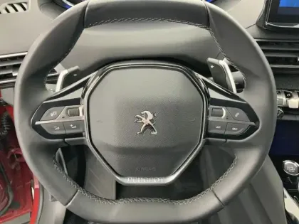 Photo 18 Peugeot 3008  Hybrid 225 e-EAT8 Allure Pack