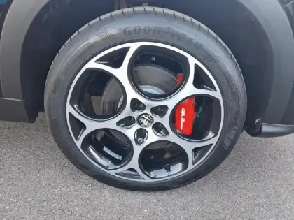 Photo 14 Alfa Romeo Tonale  1.3 Hybride Rechargeable PHEV 190ch AT6 e-Q4 Sprint