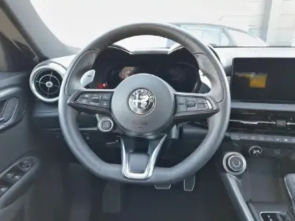 Photo 11 Alfa Romeo Tonale  1.3 Hybride Rechargeable PHEV 190ch AT6 e-Q4 Sprint