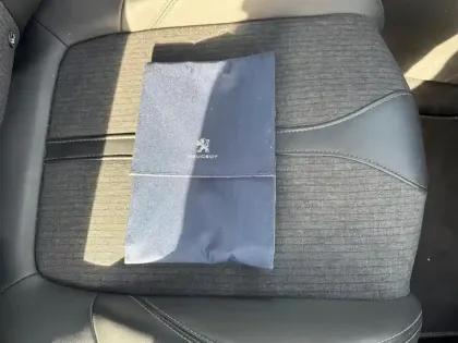 Photo 15 Peugeot 3008  Puretech 130ch S&S EAT8 GT Line