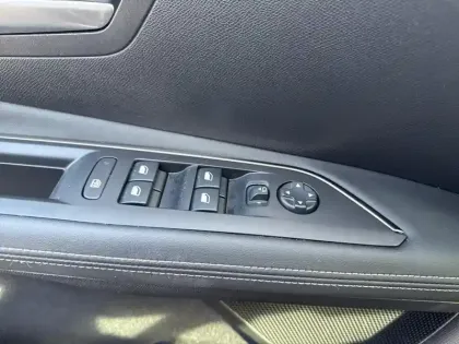 Photo 12 Peugeot 3008  Puretech 130ch S&S EAT8 GT Line