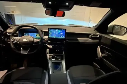 Photo 8 Dacia Bigster HYBRIDE Hybrid 155 Journey