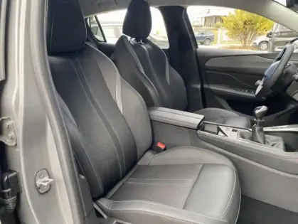 Photo 22 Peugeot 308 III 1.2 PURETECH 130 S&amp;S ALLURE