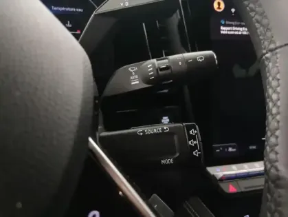 Photo 24 Renault Austral E-Tech hybrid 200 Techno