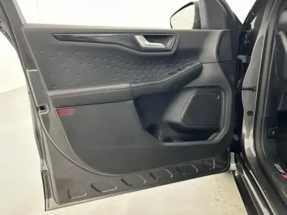 Photo 37 Ford Kuga 2.5 Duratec 225ch PowerSplit PHEV ST-Line eCVT + Attelage