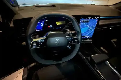 Photo 16 Renault Espace VI E-Tech full hybrid 200 GSR2 Iconic