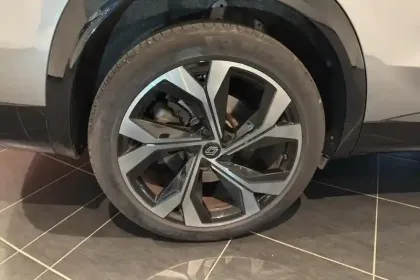 Photo 12 Renault Espace VI E-Tech full hybrid 200 GSR2 Iconic