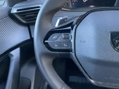 Photo 26 Peugeot 2008 II PureTech 130 S&amp;S EAT8 ALLURE