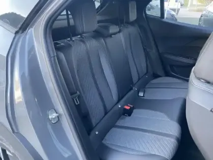 Photo 24 Peugeot 2008 II PureTech 130 S&amp;S EAT8 ALLURE